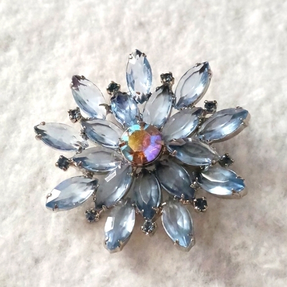 Blue Rhinestone Flower Brooch - Picture 4 of 6